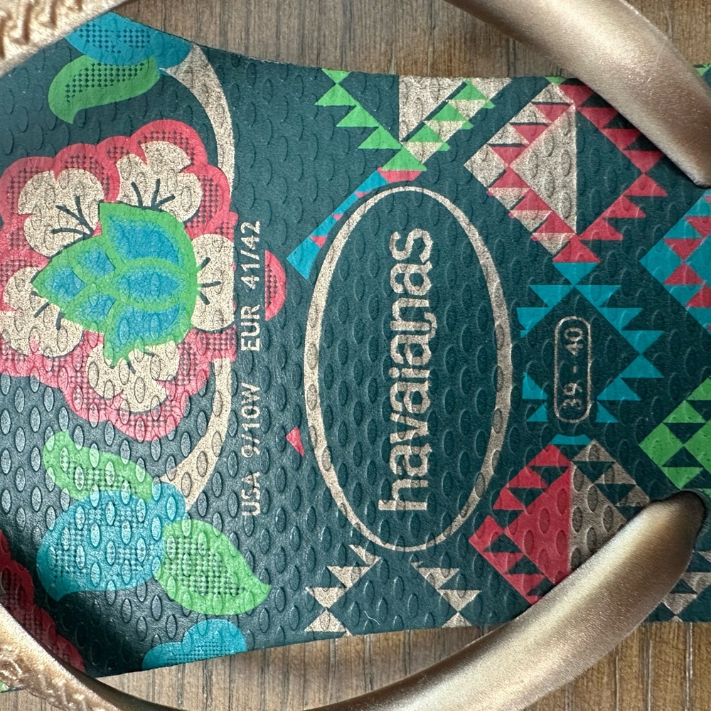 Havaianas Gold Strap Floral Flip Flops - Picture 4 of 4